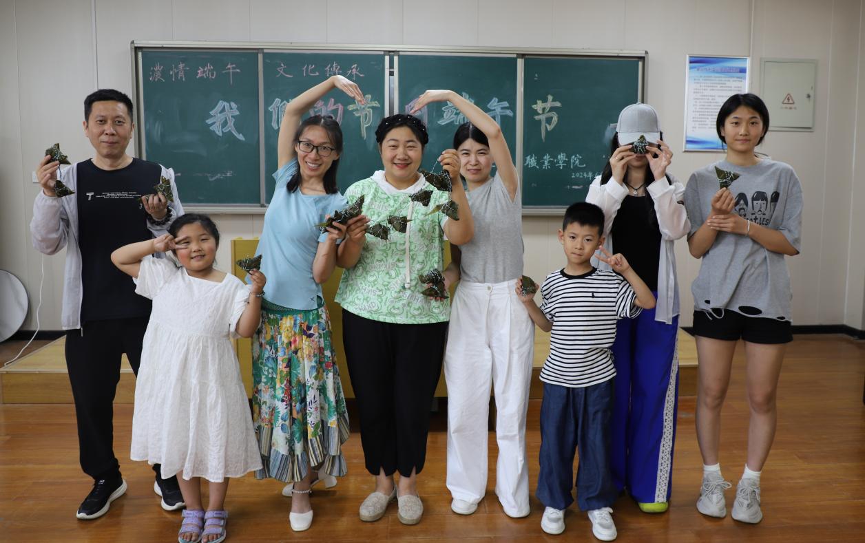 大发welcome组织开展“浓情端午 粽享佳节”主题党日活动